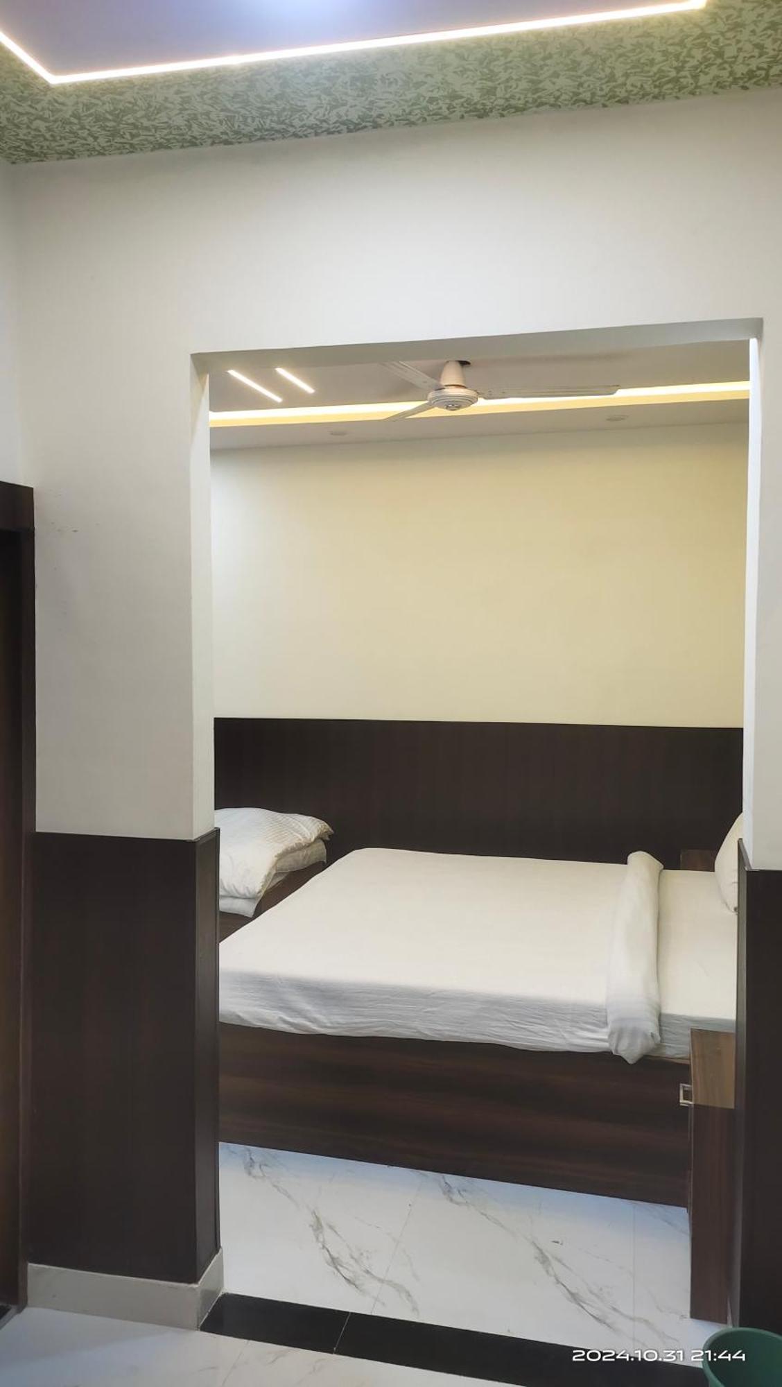 Big Brother Hostel Hotel Агра Екстер'єр фото
